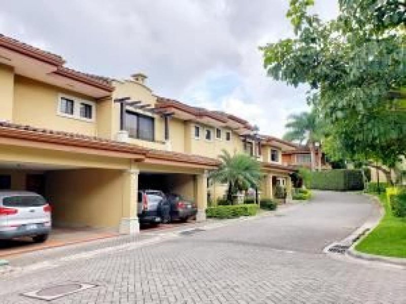 Foto Casa en Venta en Escazú, San José - U$D 385.000 - CAV37393 - BienesOnLine