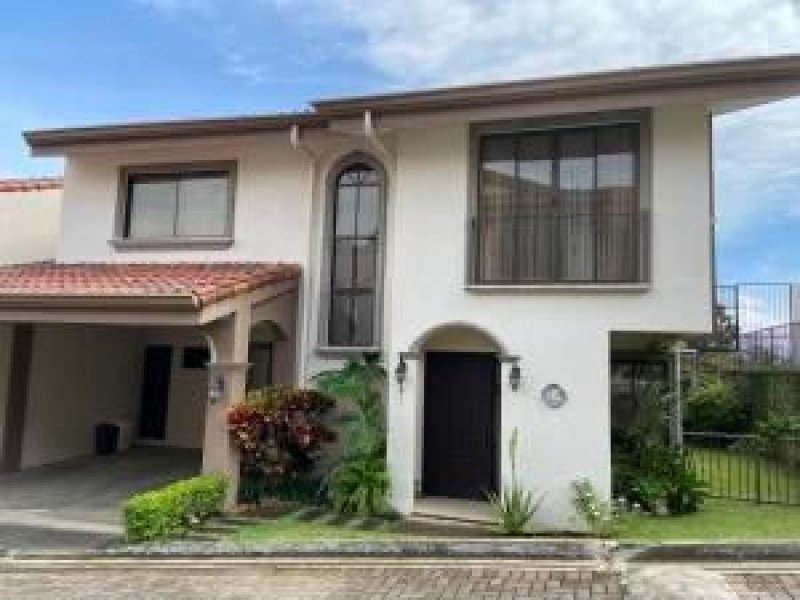 Foto Casa en Venta en Escazú, San José - U$D 220.000 - CAV37384 - BienesOnLine