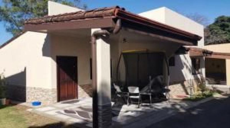 Foto Casa en Venta en Mora, San José - U$D 190.000 - CAV37879 - BienesOnLine