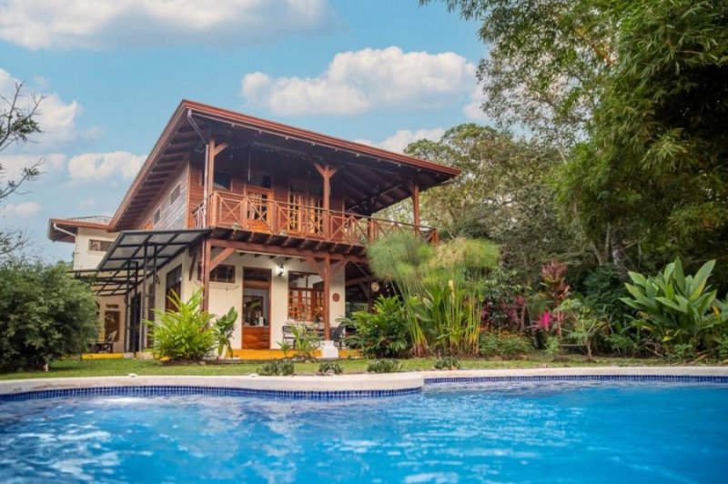 Casa en Venta en  Turrúcares, Alajuela