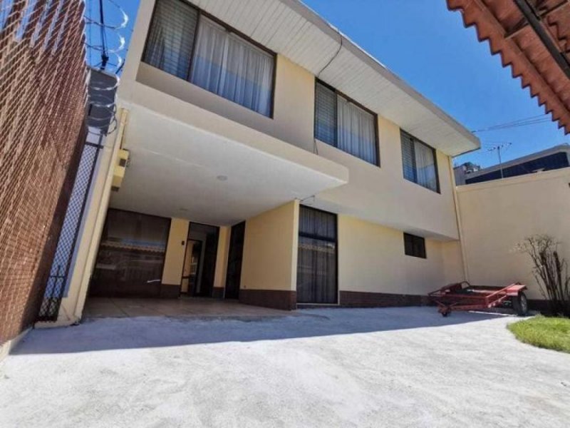 Foto Casa en Venta en Sabana, San José, San José - U$D 420.000 - CAV43621 - BienesOnLine