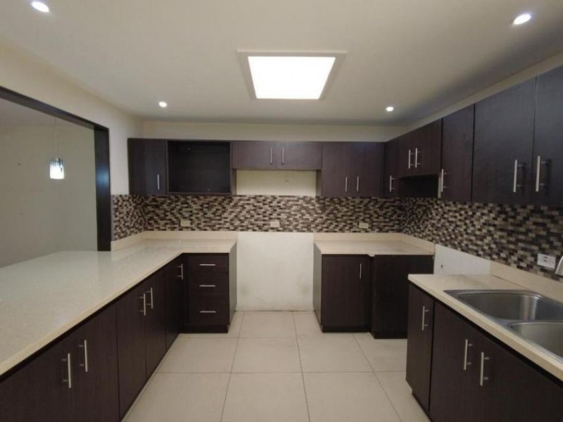 Foto Casa en Venta en Aurora, Ulloa, Heredia - ¢ 55.000.000 - CAV50101 - BienesOnLine