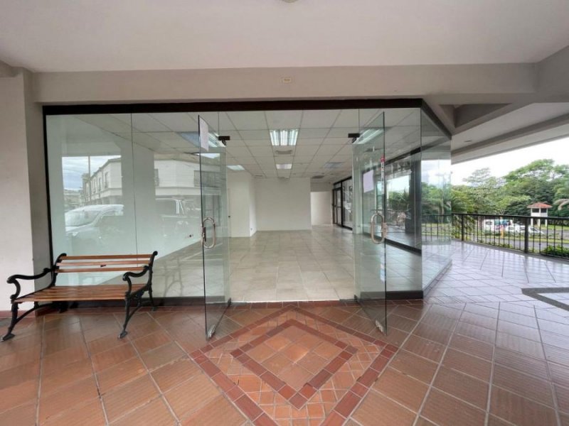 Foto Local en Alquiler en San Rafael, Escazú, San José - U$D 2.580 - LOA53928 - BienesOnLine