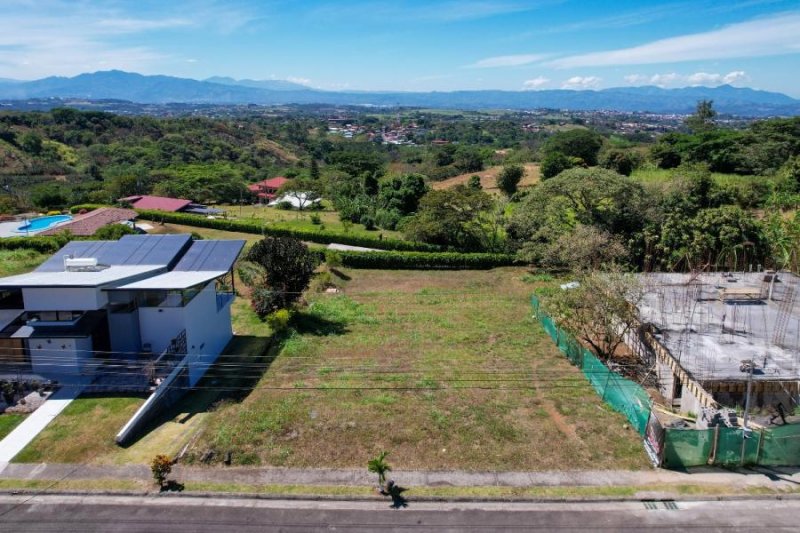 Lote con Espectaculares Vistas en Condominio El Roble – Grecia, Costa Rica