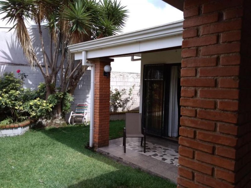 Foto Casa en Venta en Montes de Oca, San José - U$D 200.000 - CAV33256 - BienesOnLine