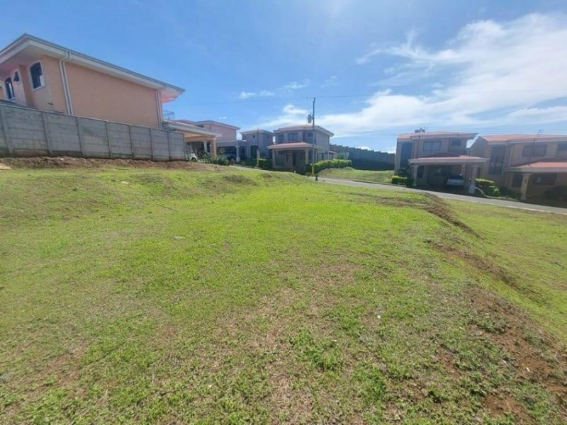 MLS-24-1672 LS VENTA LOTE DE 250M2 LA GUACIMA ALAJUELA