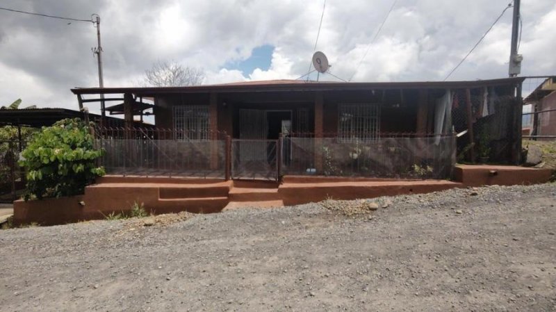 MLS-24-1689 LS VENTA CASA SANTA TERESITA TURRIALBA