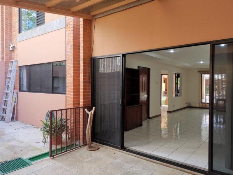 MLS-25-1275 LS VENTA CASA SAN RAFAEL ESCAZU 