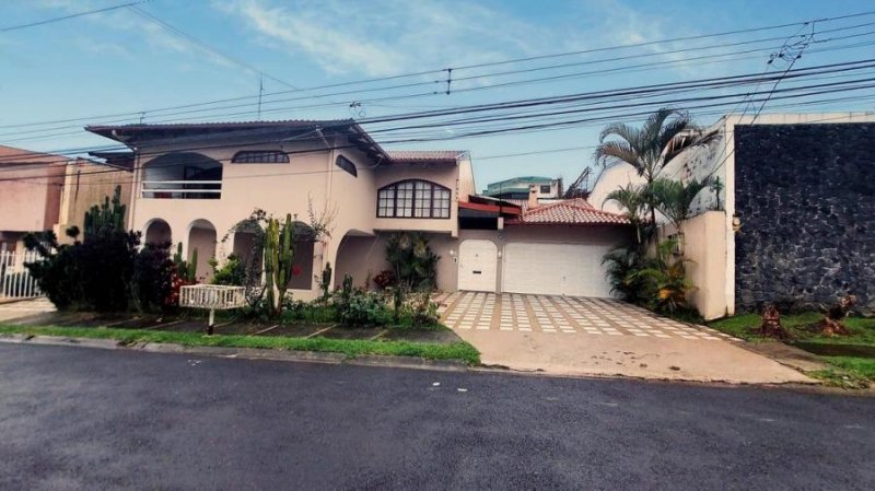 Casa en Venta en GRANADILLA CURRIDABAT Curridabat, San José