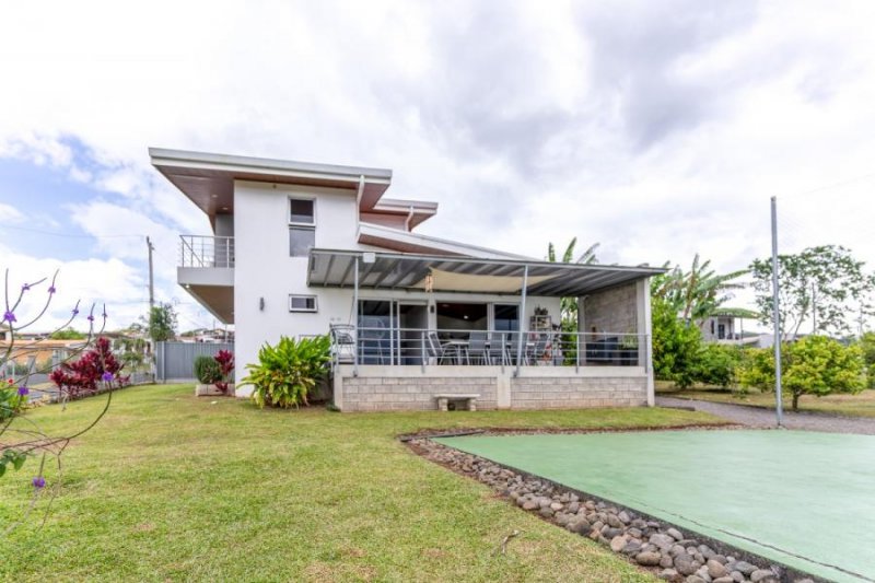 Moderna casa amueblada en Naranjo con impresionantes vistas y un entorno de paz y exclusividad