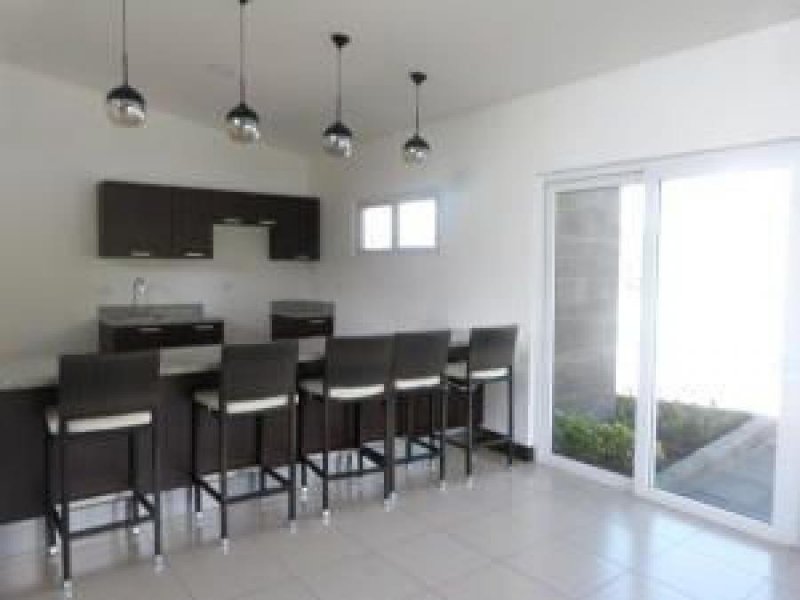 Foto Casa en Venta en Escazú, Escazú, San José - U$D 210.000 - CAV21587 - BienesOnLine