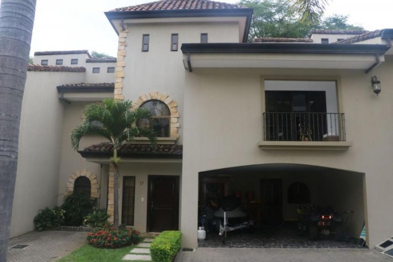 Foto Casa en Venta en EZLaureles, Escazú, San José - U$D 500.000 - CAV56477 - BienesOnLine