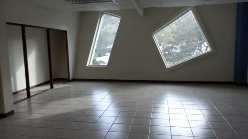 Foto Oficina en Alquiler en Escazú, San José - U$D 5.262 - OFA48865 - BienesOnLine