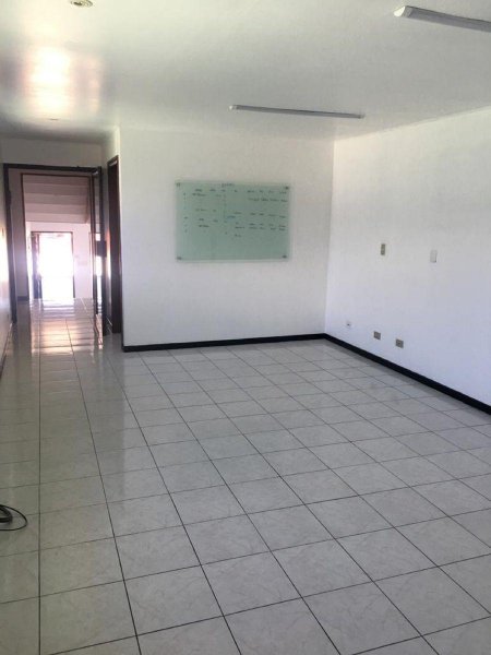 Foto Oficina en Alquiler en Rohrmoser San José Costa Rica, Pavas, San José - U$D 650 - OFA32767 - BienesOnLine