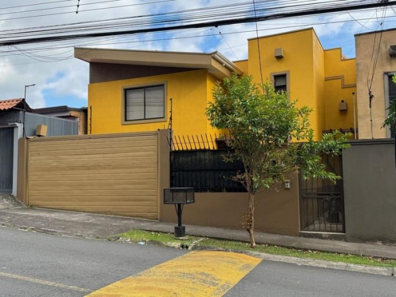 Oportunidad de venta de casa en Residencial Lomas de Ayarco 