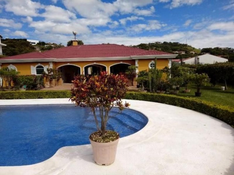 Foto Casa en Venta en SanRafaelEscazu, Escazú, San José - U$D 900.000 - CAV52330 - BienesOnLine