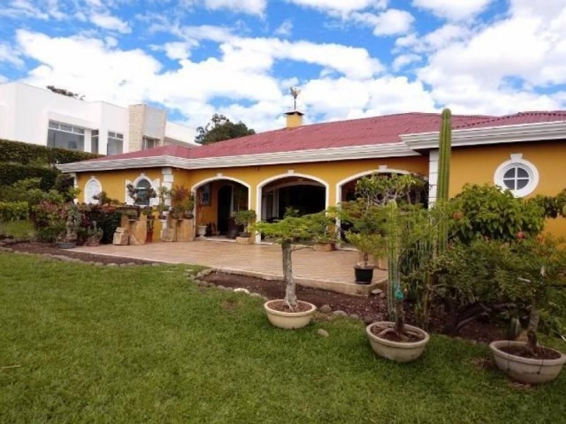 Foto Casa en Venta en SanRafaelEscazu, Escazú, San José - U$D 900.000 - CAV50628 - BienesOnLine