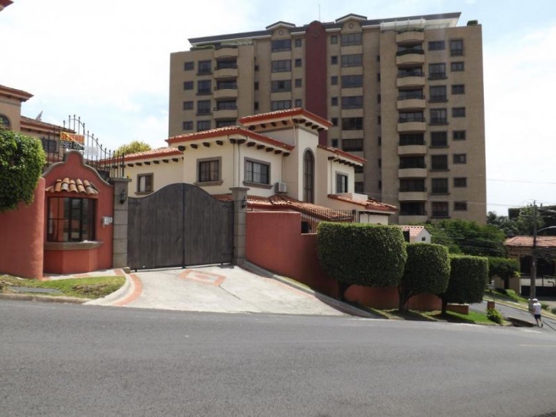 Foto Casa en Venta en Escazú, San José - U$D 450.000 - CAV30040 - BienesOnLine