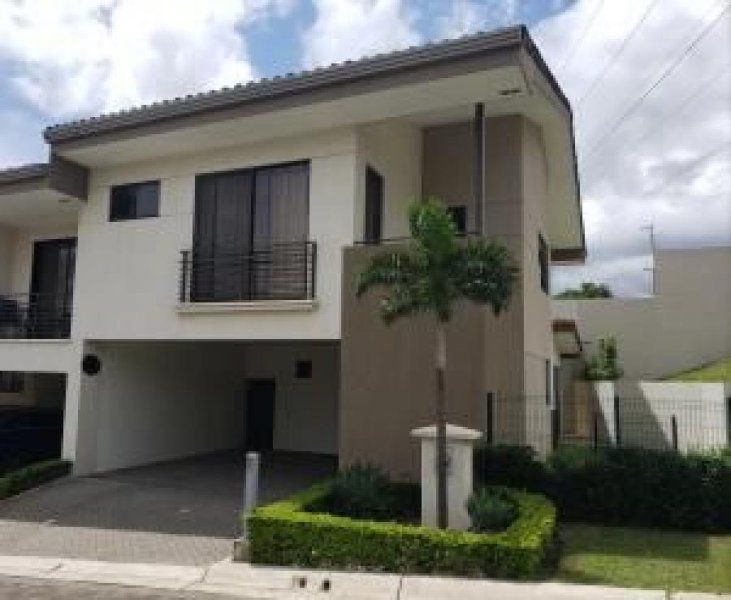 Foto Casa en Venta en Escazú, San José - U$D 290.000 - CAV33622 - BienesOnLine