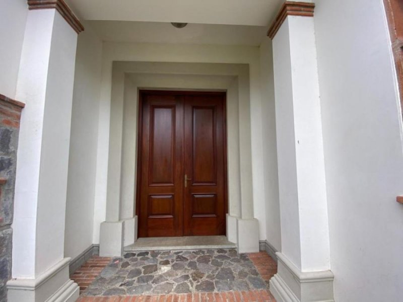 Foto Casa en Venta en Piedades, San José - U$D 750.000 - CAV32785 - BienesOnLine