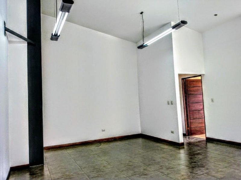 Foto Apartamento en Alquiler en Uruca, San José - U$D 800 - APA55721 - BienesOnLine