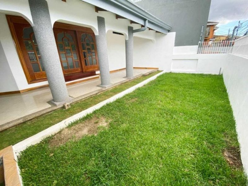 Casa en Alquiler en Guayabos Curridabat, San José