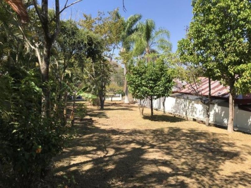 Se vende amplio lote de 787m2 en La Garita de Alajuela 24-1383