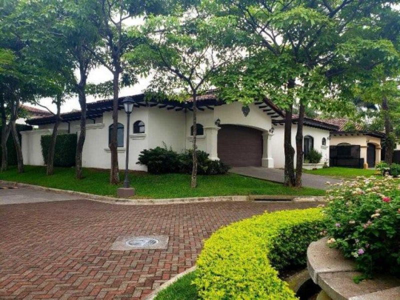 Foto Casa en Venta en Santa Ana, San José - U$D 750.000 - CAV108372 - BienesOnLine