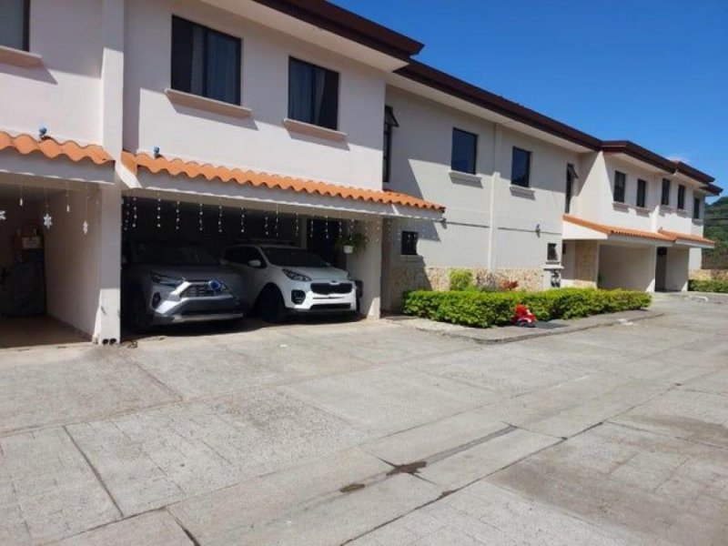 Foto Casa en Venta en Santa Ana, San José - U$D 240.000 - CAV106974 - BienesOnLine