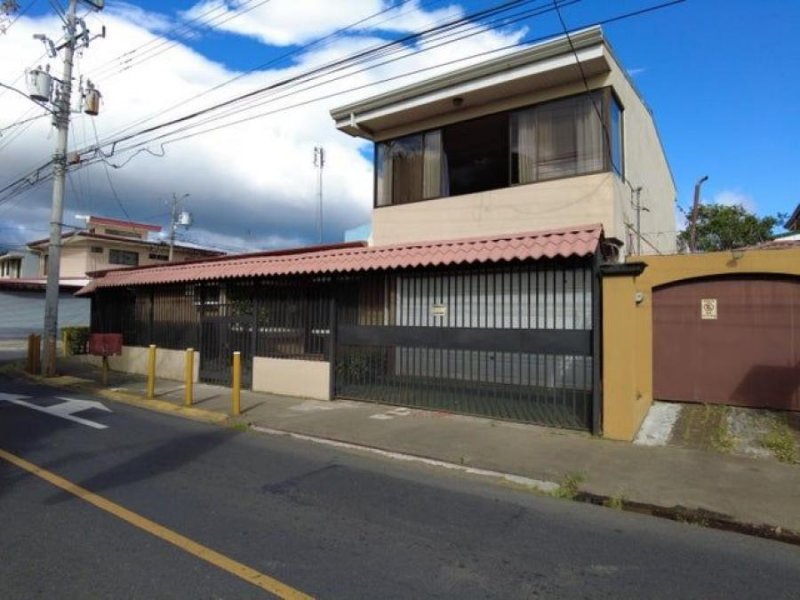 Se vende casa con uso de suelo mixto en San Roque Barva A24-1155