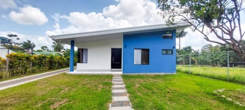 Casa en Venta en La Colonia Guápiles, Limón