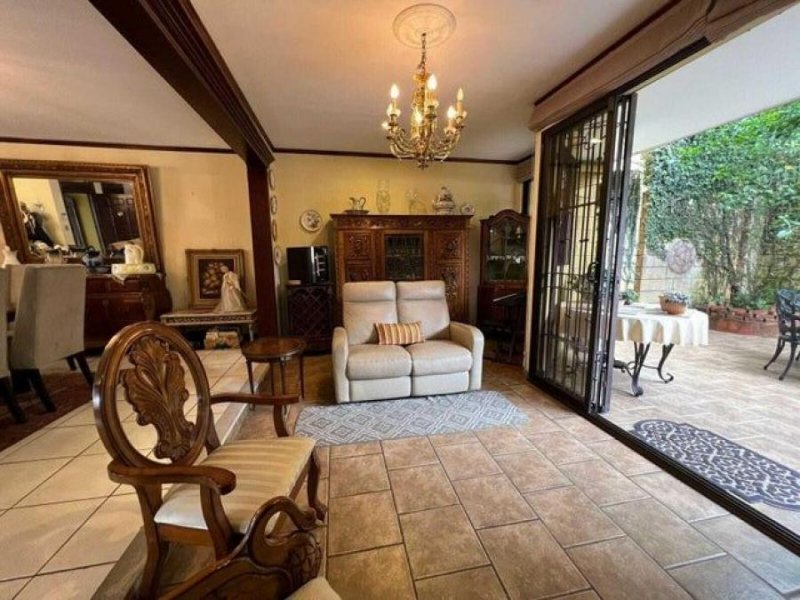 Casa en Venta en Lomas de Ayarco Curridabat, San José