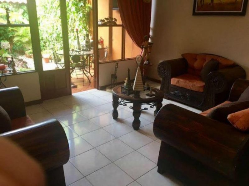 Foto Casa en Venta en Mercedes, Heredia - ¢ 76.000.000 - CAV10872 - BienesOnLine