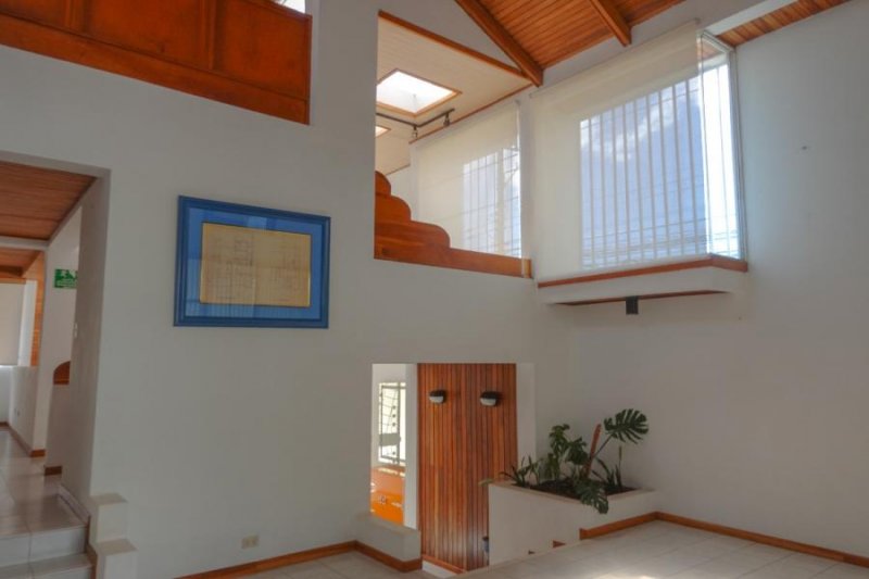 Foto Casa en Venta en Sabana Sur, Mata Redonda, San José - U$D 480.000 - CAV71483 - BienesOnLine