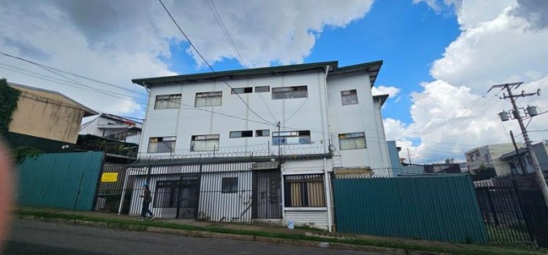 Se vende edificio de apartamentos en San Pedro Montes de Oca A24-1748