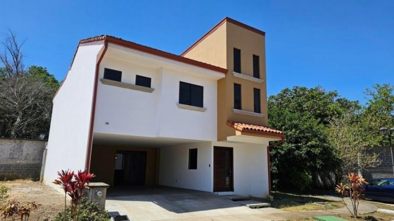 Casa en Venta en  San Vicente, Heredia