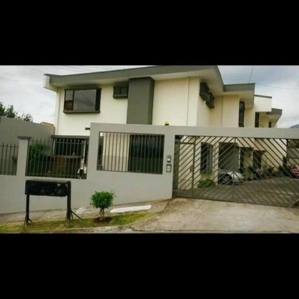 Foto Casa en Venta en Escazú, San José - U$D 170.000 - CAV106950 - BienesOnLine