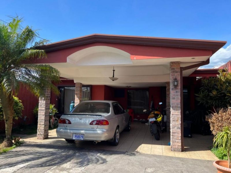 Se vende espaciosa casa excelente ubicacion en Merecedes Norte 23-2289