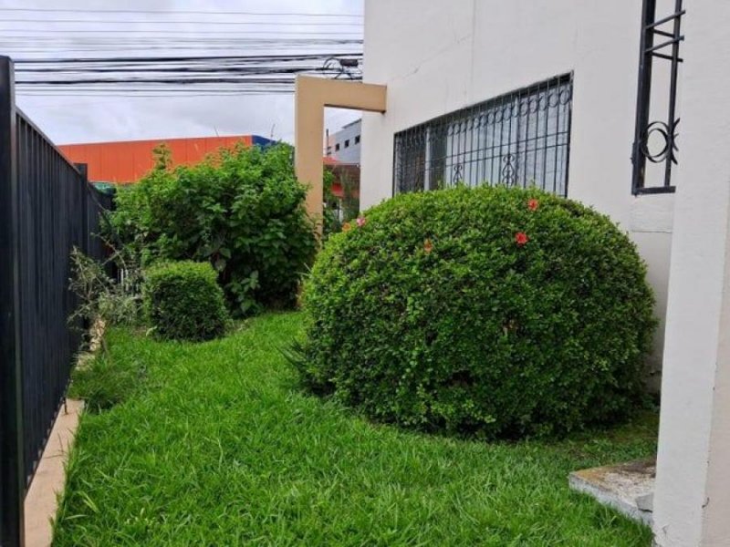 Foto Casa en Venta en Uruca, San José - U$D 300.000 - CAV107360 - BienesOnLine