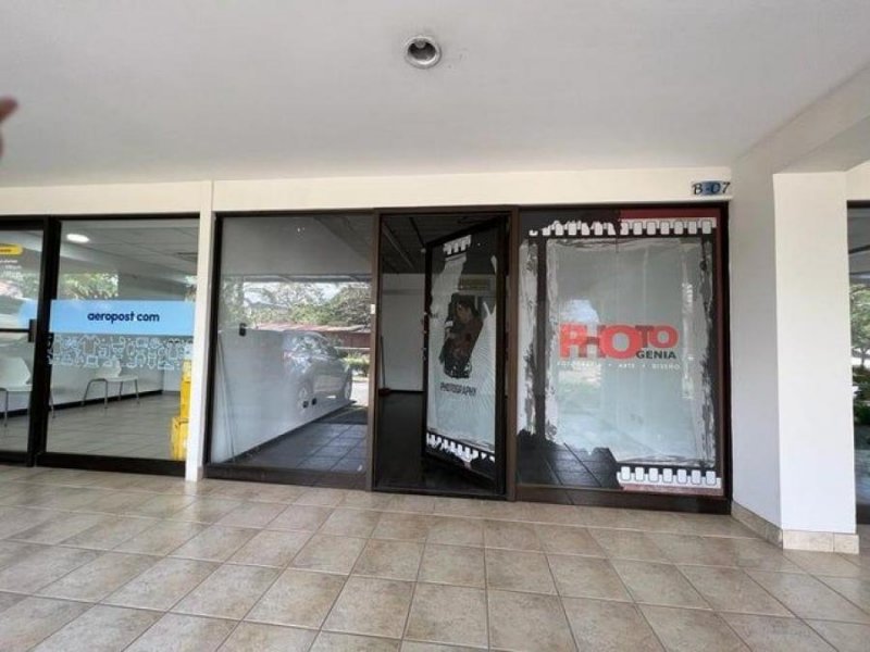 Se vende local comercial para inversión en Santa Ana de San José 24-122