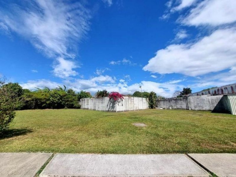 Se vende lote plano de 648m2 en Desamparados Alajuela 25-1445