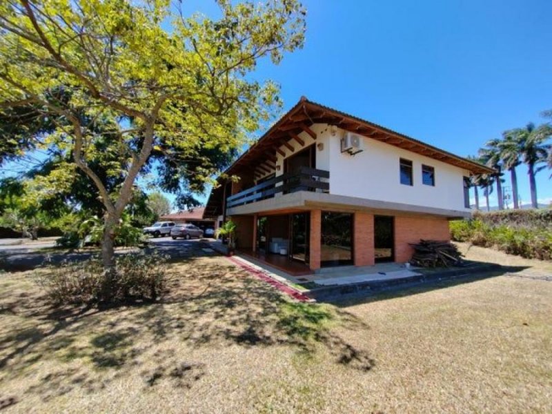 Casa en Venta en  Santo Tomás, Heredia