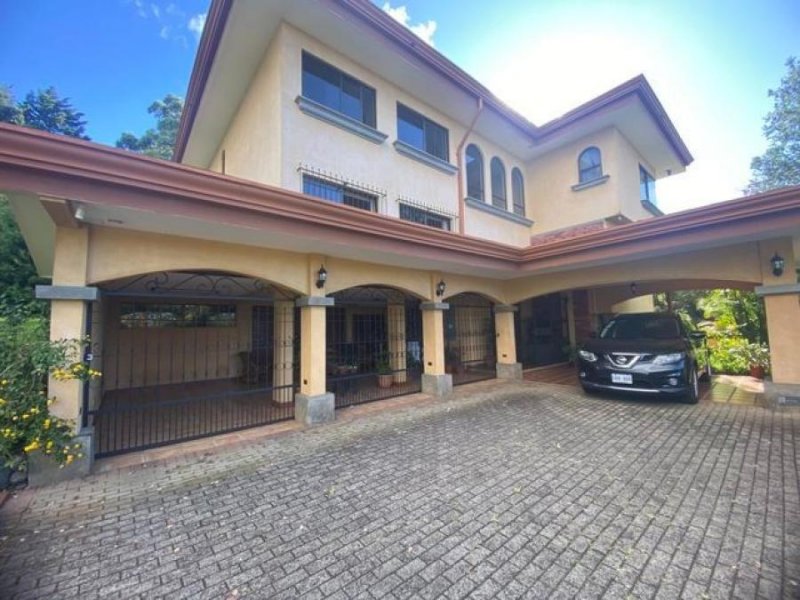 Casa en Venta en  Angeles, Heredia