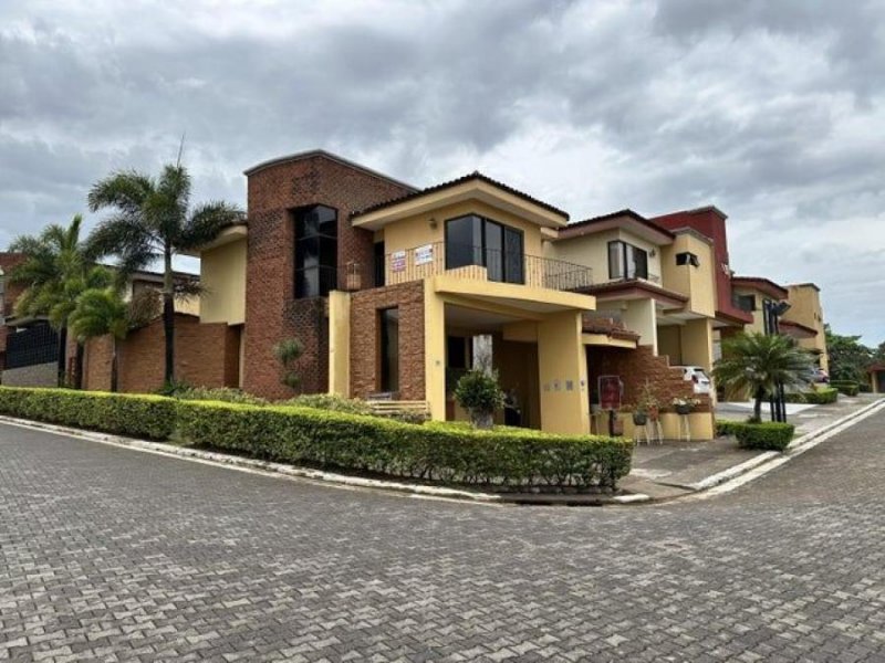 Casa en Venta en  San Antonio, Heredia