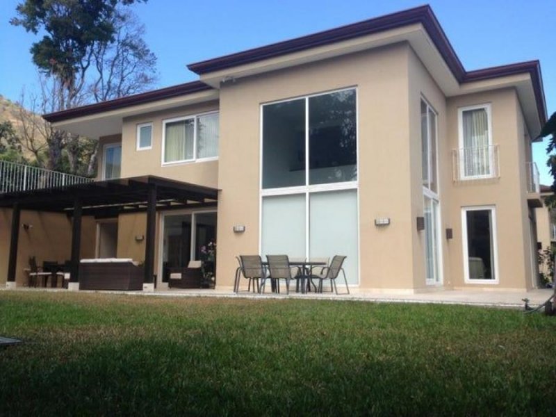 Foto Casa en Venta en Escazú, San José - U$D 750.000 - CAV108529 - BienesOnLine