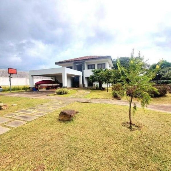 Foto Casa en Venta en Guácima, Alajuela - U$D 450.000 - CAV107918 - BienesOnLine