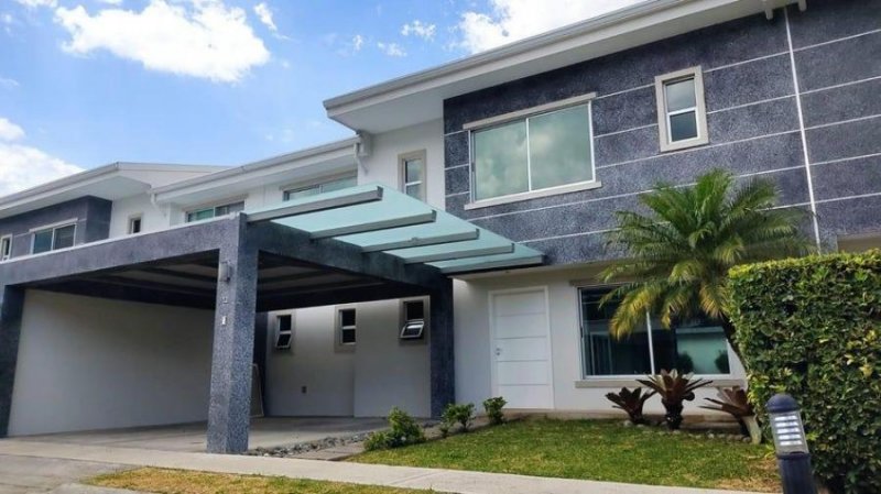 Foto Casa en Venta en Santa Ana, San José - U$D 395.000 - CAV111784 - BienesOnLine