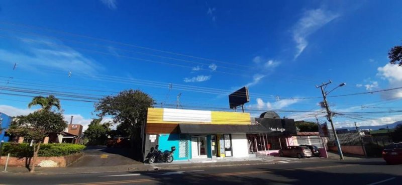 Se vende propiedad comercial de 1,152m2 en Tibás de San José 23-598