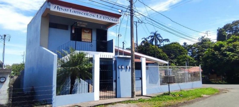 Se vende propiedad con 4 apartamentos independientes en Guápiles de Pococí 23-3297