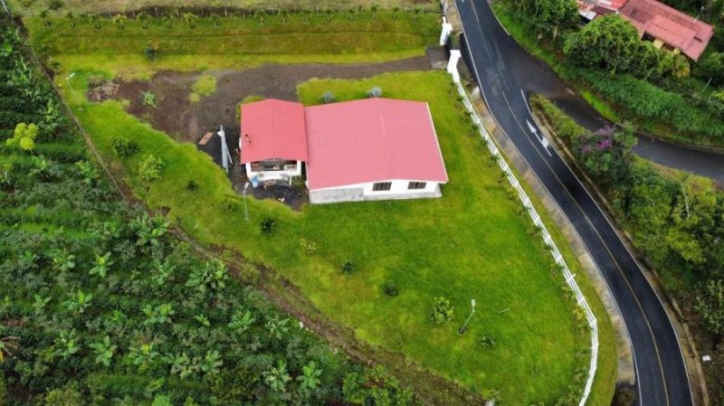 Tu nuevo hogar te espera: venta de casa ubicada en amueblada ubicada en Naranjo de Alajuela 